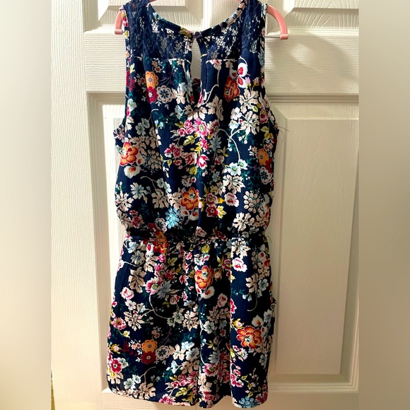 Size 14 Girls’ Paper Doll Floral Romper - Picture 5 of 5